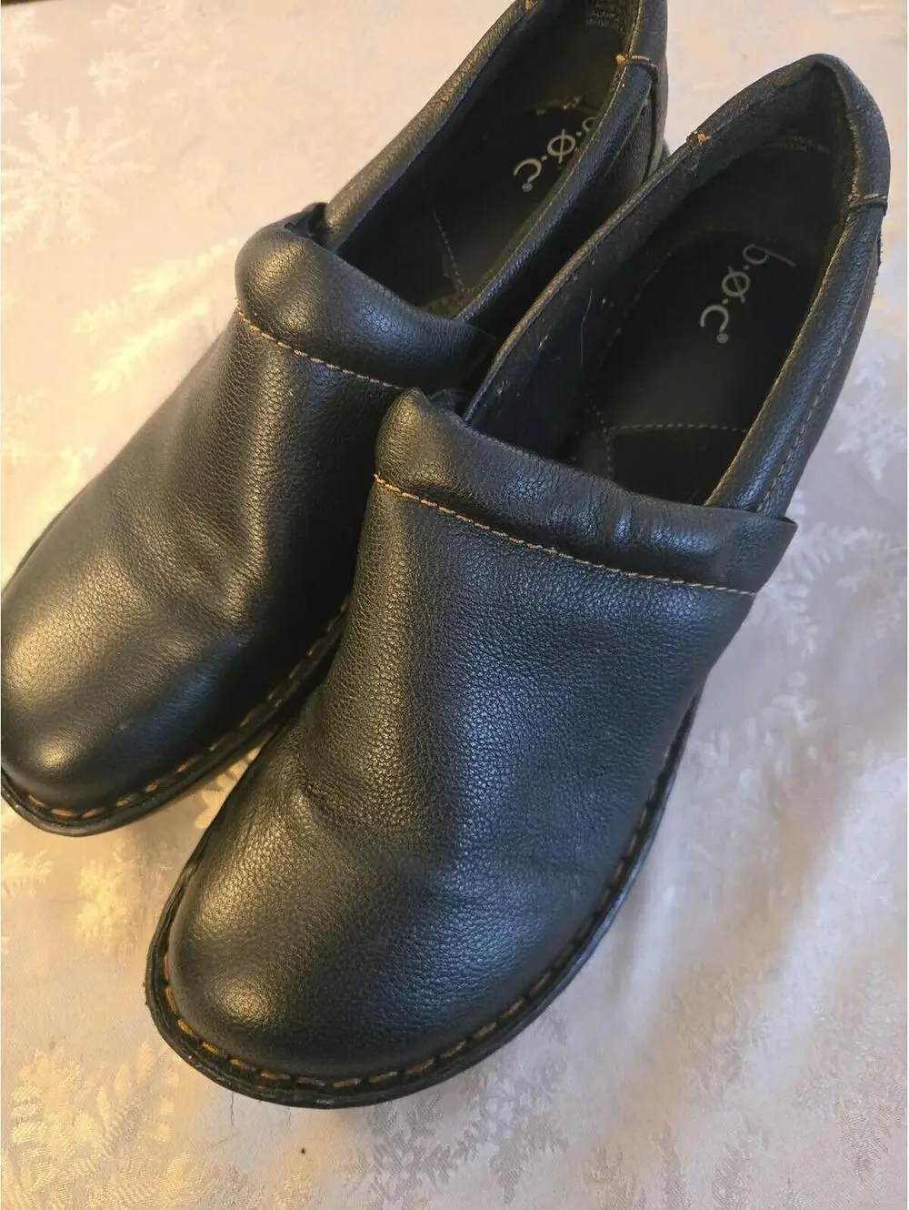 B.O.C. Women's Black Leather Comfort Clogs, Size 11M - Picture 4 of 5